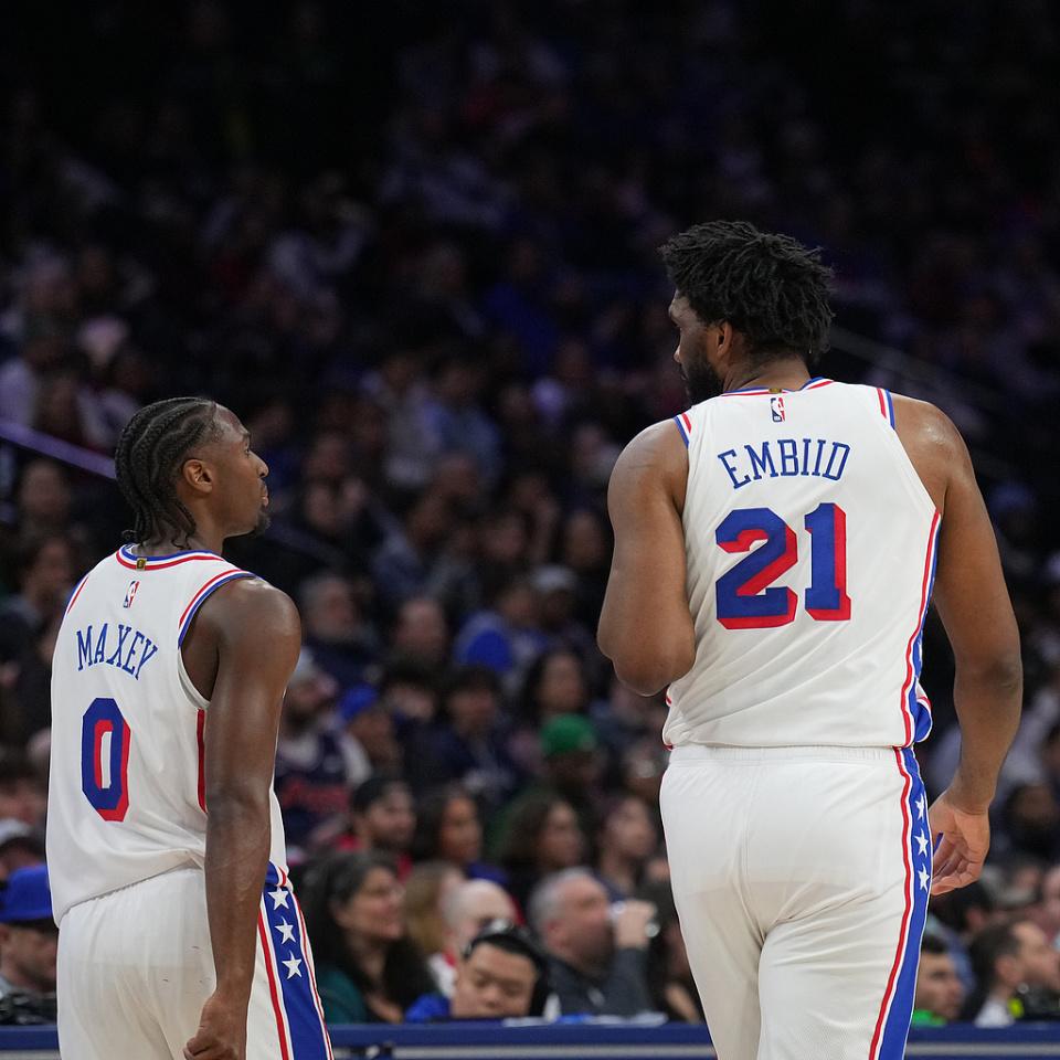 包含篮网绝杀时刻，绝杀战胜点燃赛场，命运悬念迎来胜利！的词条