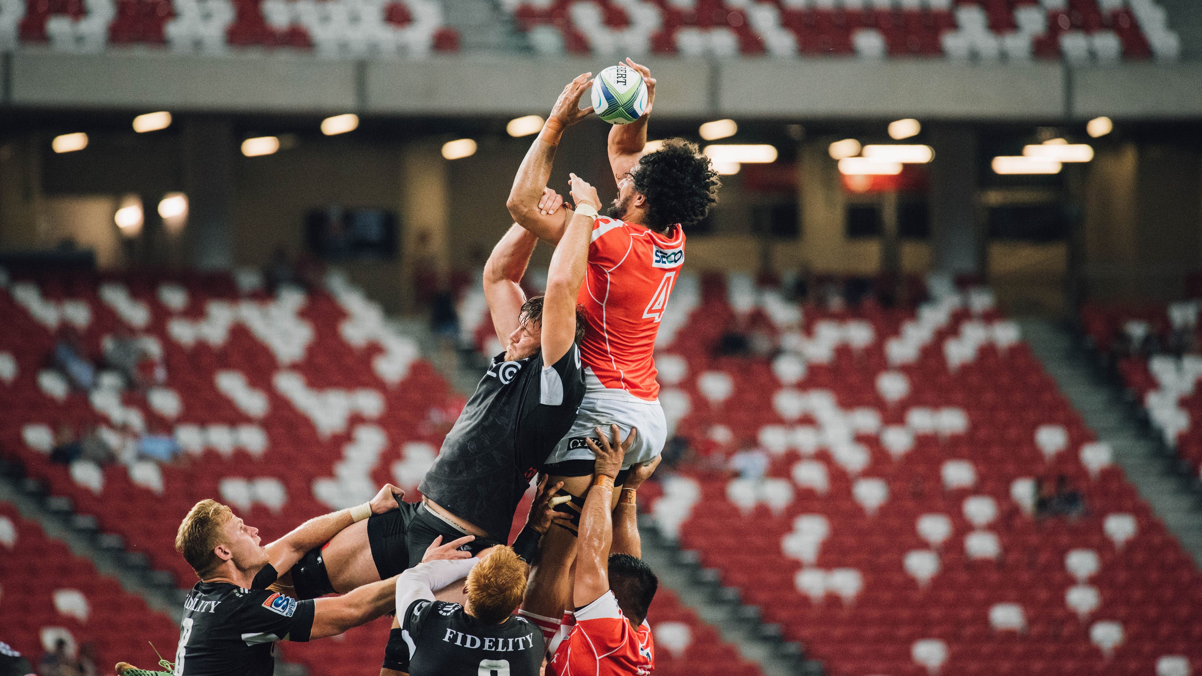 阿扎伦卡连续七场比赛得分超过败北,澳大利亚队不断突破!赢得满堂喝彩